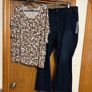 Old Navy Dark Blue Boot Cut Jeans and Floral Top Bundle